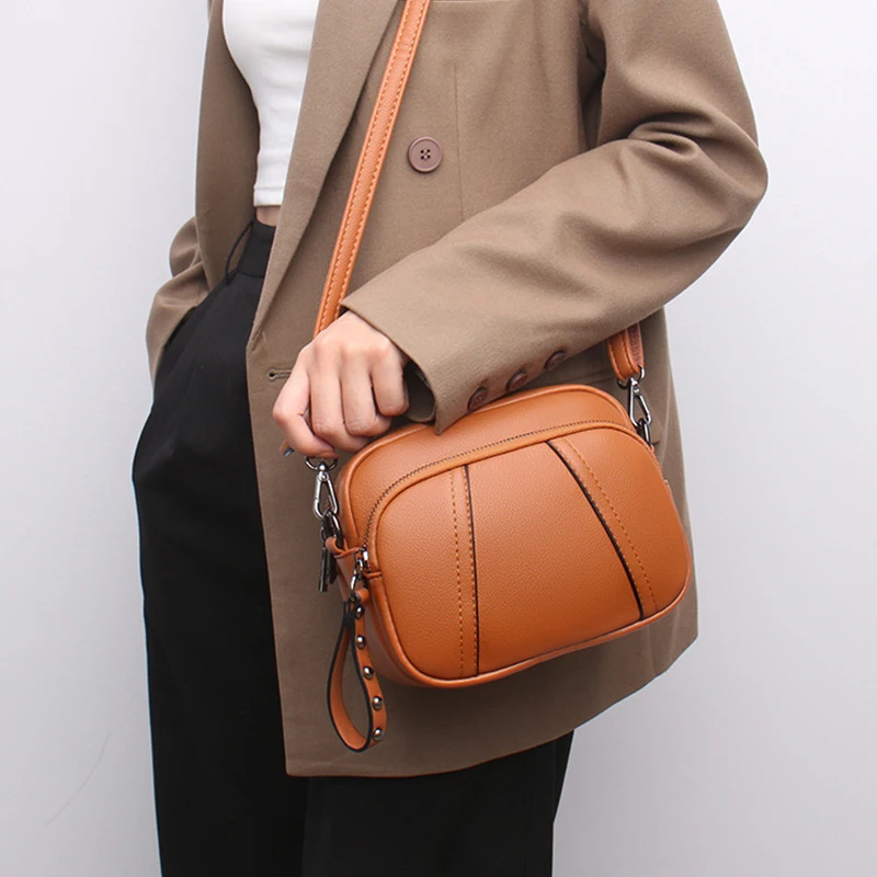 Solid Color Fashionable Rivet Zipper Women's Mobile Phone Bag