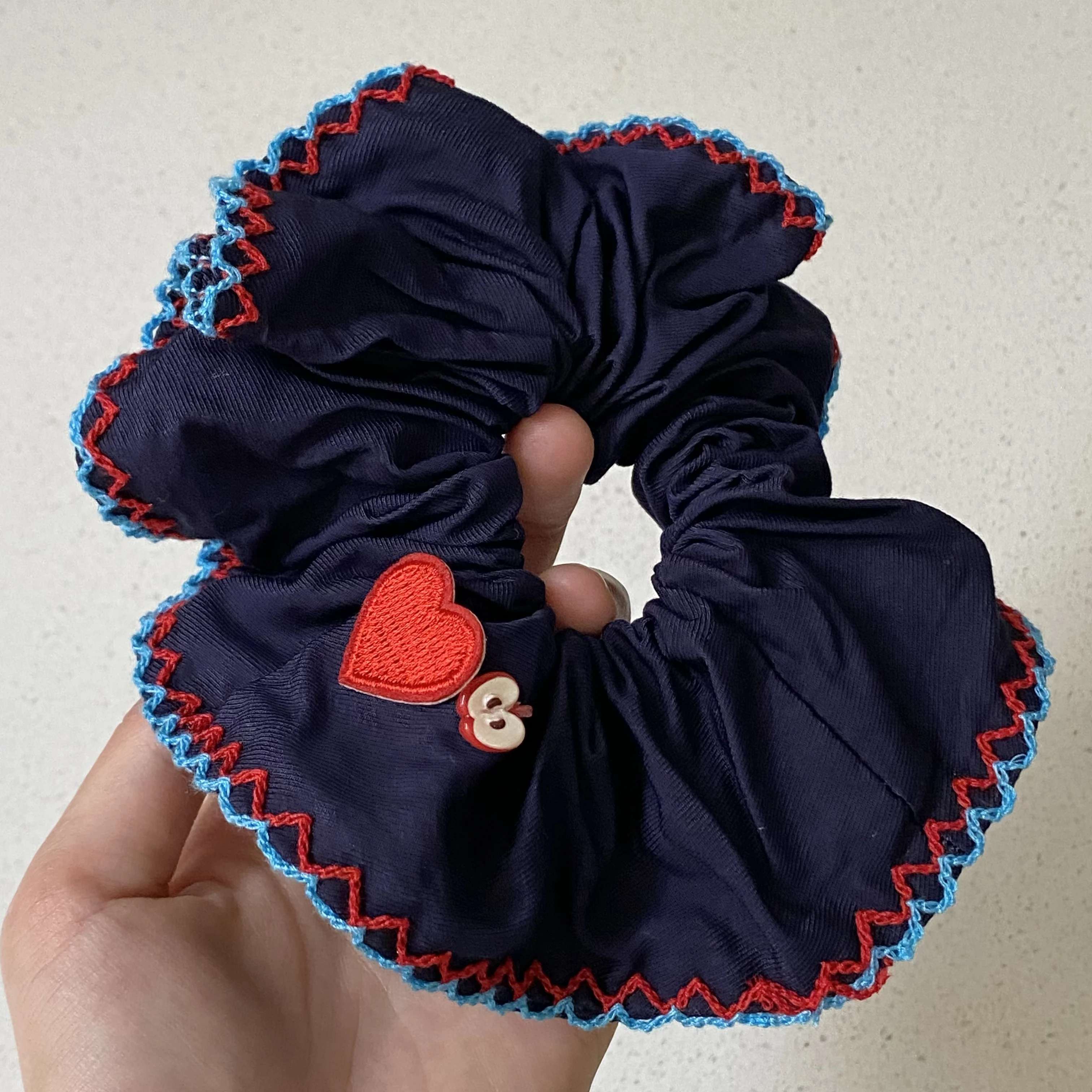1PC Navy Blue Scrunchie With Heart And Apple Patches, Cute Ruffled Hair Accessory For Women, Stylish Hair Tie For Daily Wear