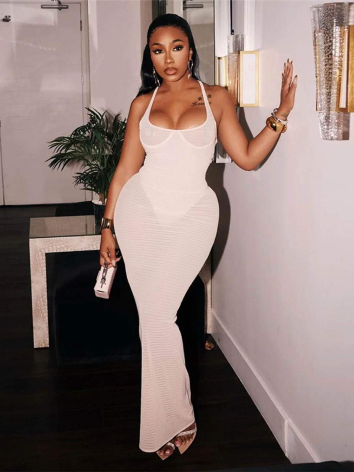 

Сексуальное облегающее женское платье с вырезом лодочкой