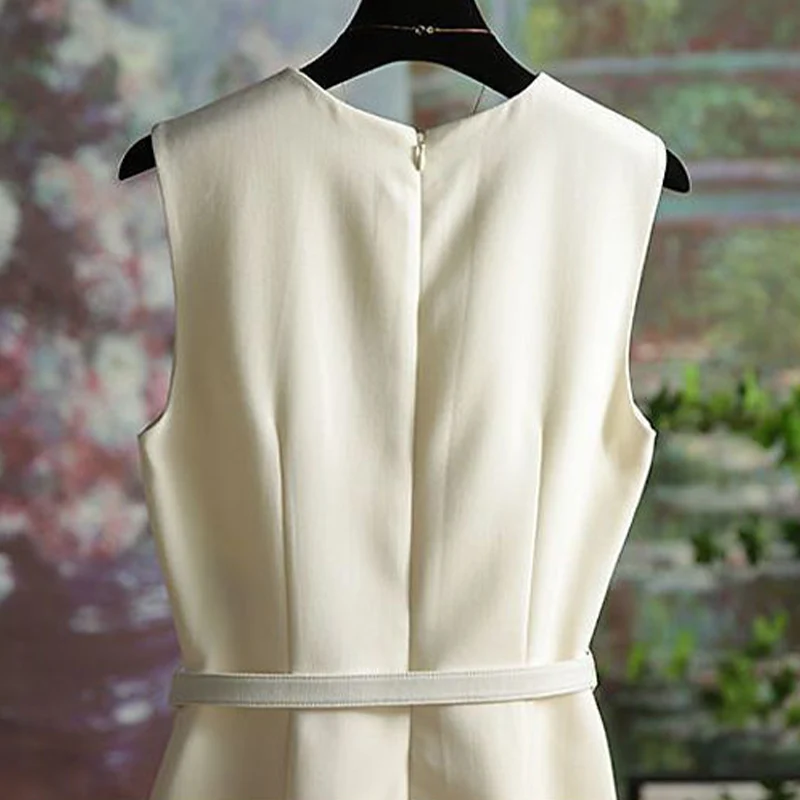 Design Sleeveless Dress Image 2