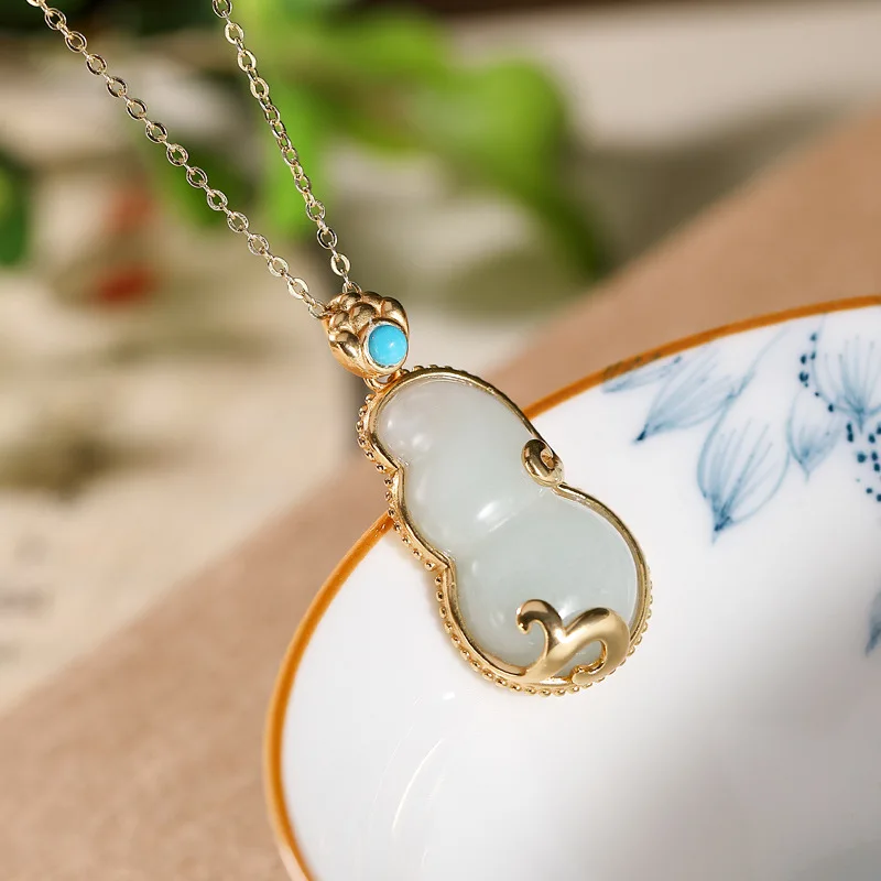 

Natural Hetian Jade Green Jade Pendant Gourd S925 Sterling Silver Pendant Women's Necklace Hanging Ornament Pendant Clavicle Cha