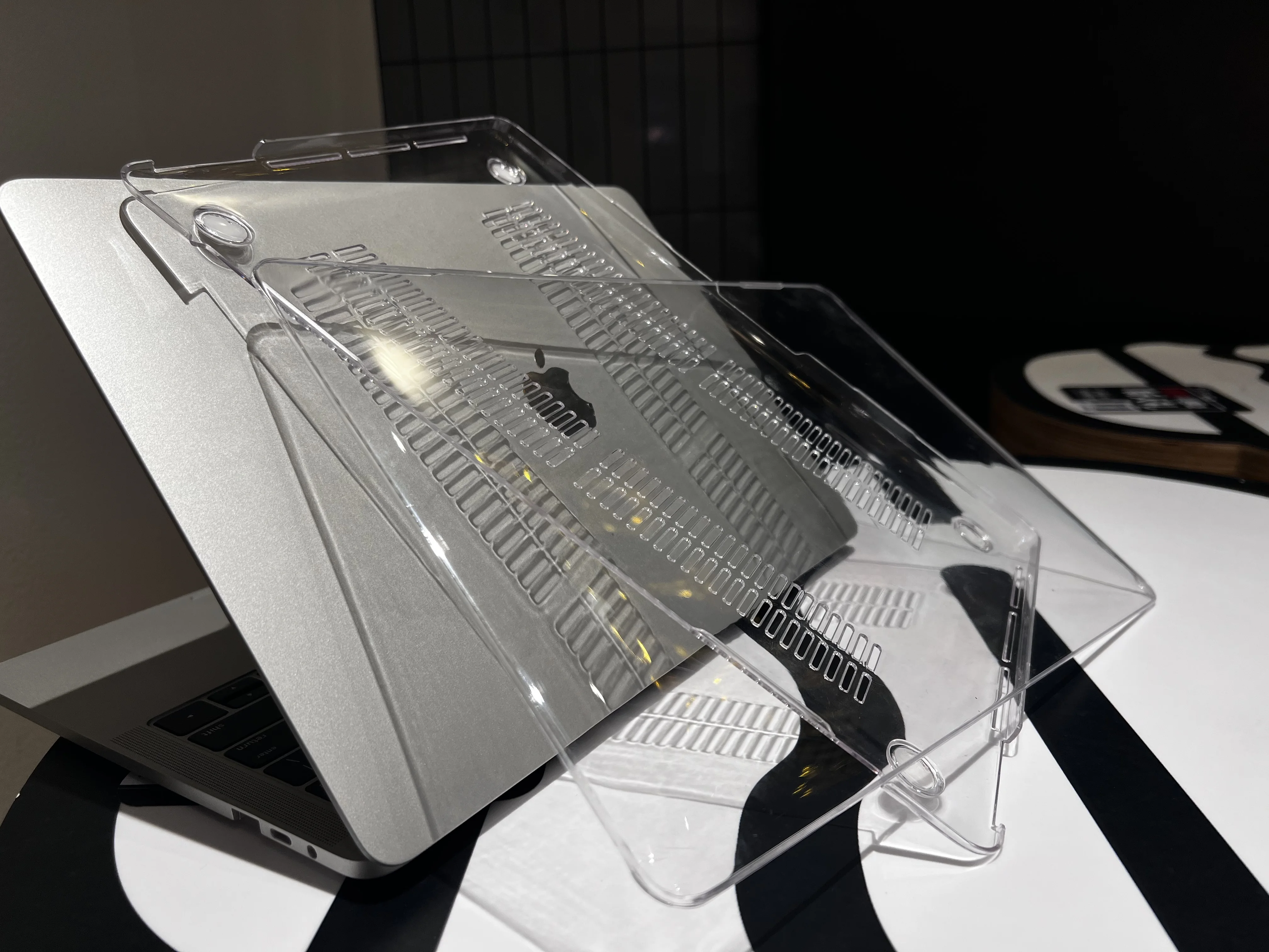 Macbook m1 m2 ar 13, 15, 2023