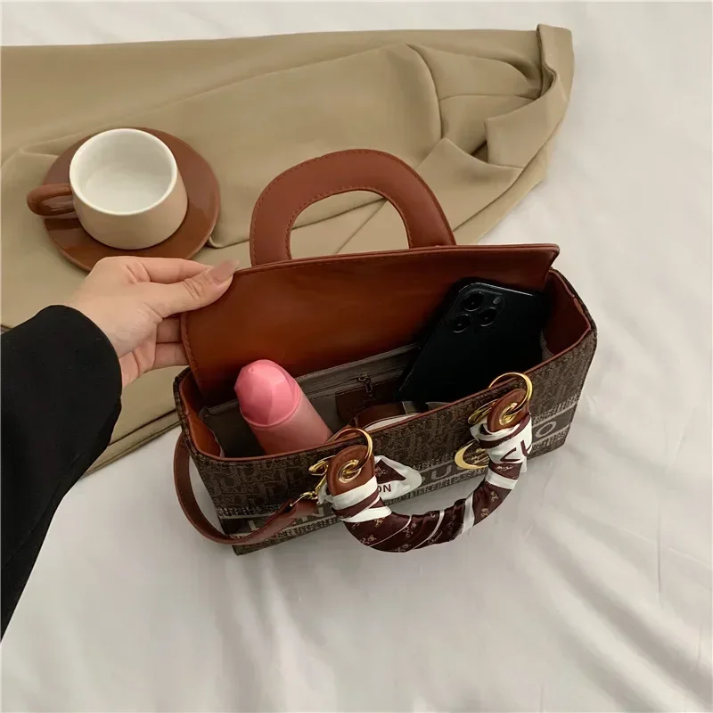 Рисунок 6 - Женская сумка через плечо