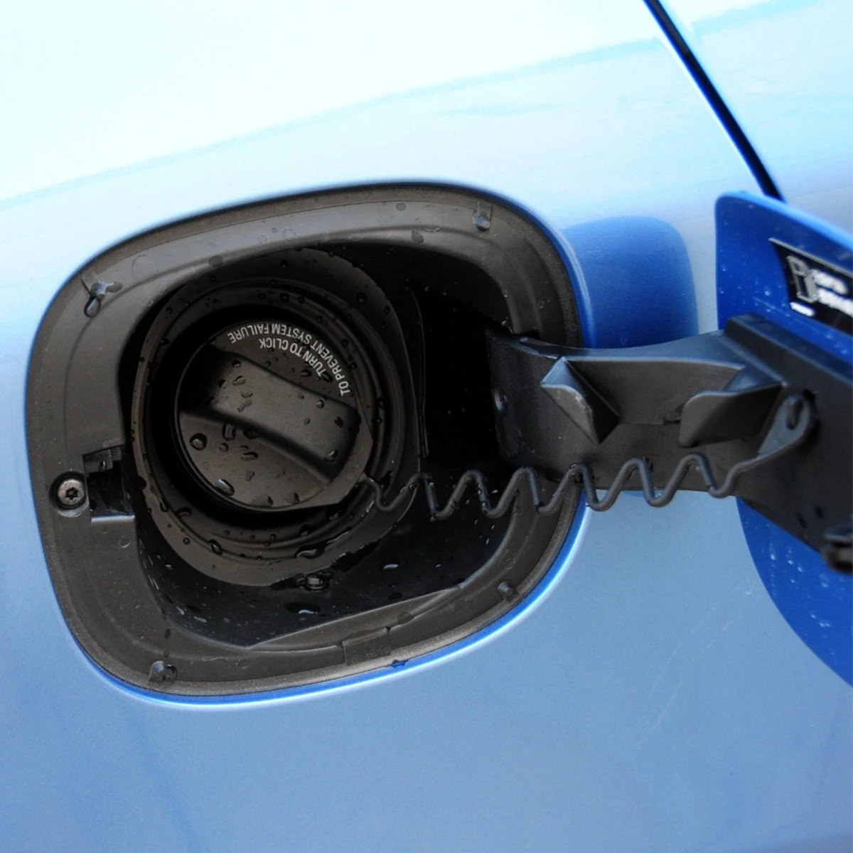 Car Petrol Fuel Oil Tank Cap Line Rope Cable Ring For Volvo S80 S60 S40 S60L XC60 XC70 XC90 S40 V40 V60 V70 C30 C70 31261716 fuel tank cover,fuel tank cap,fuel cap