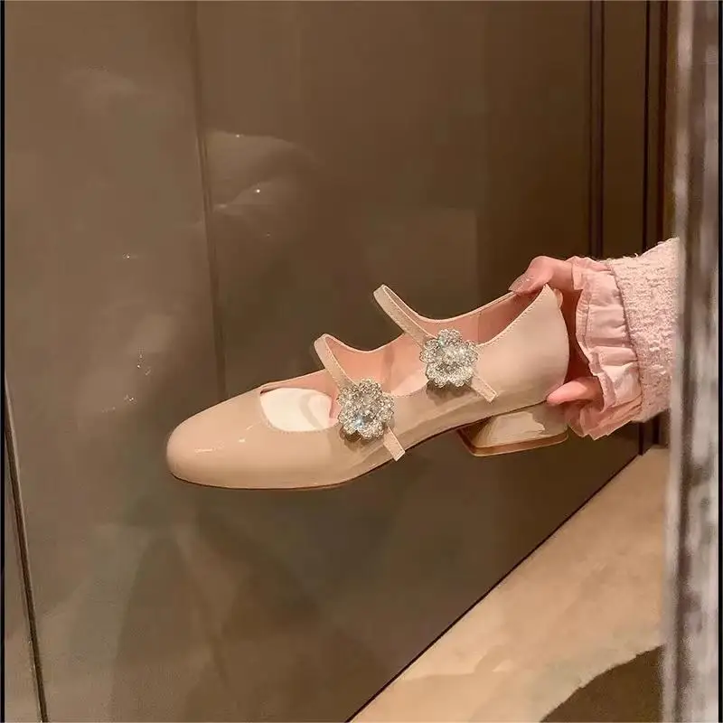 

Новинка, модная женская кожаная обувь с квадратными цветами, женские туфли на высоком каблуке, модные женские туфли для танцев