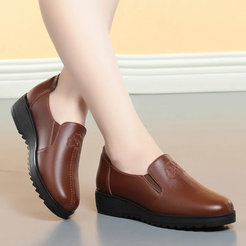 Spring Autumn Women's Round Toe Office Shoes Comfortable Soft Leather Shoes Casual Soft Bottom Outdoor Trendy Flat Shoes