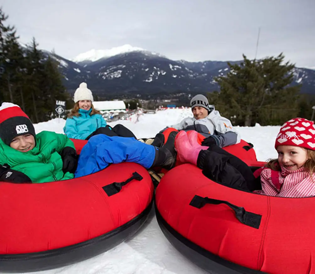Durable Inflatable Snow Tube For Winter Sports Snow Sled Rubber Bottom Inflatable Tubing