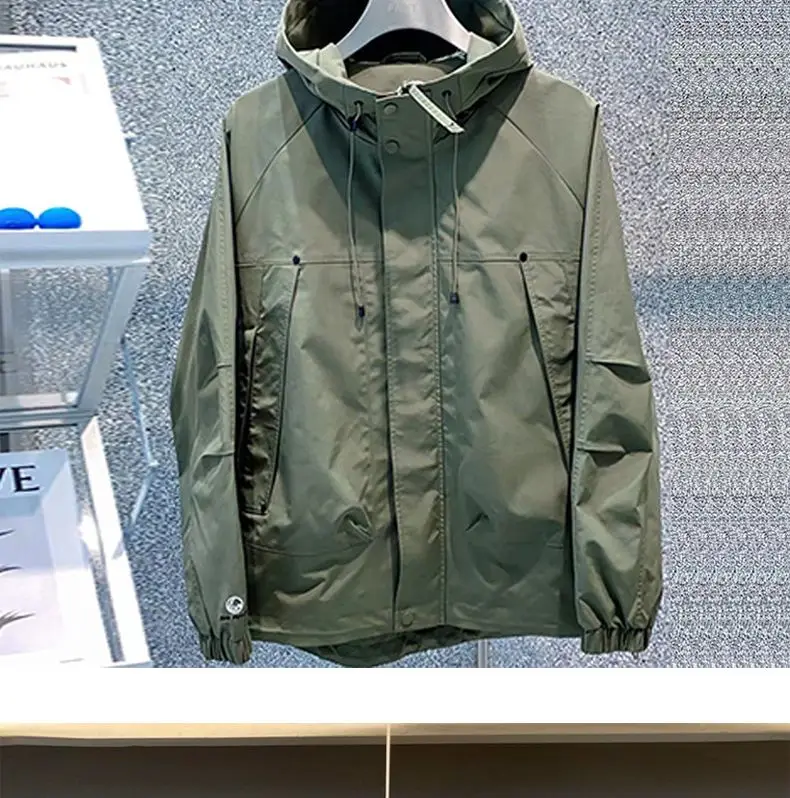 Outdoor Men's Jacket Detail