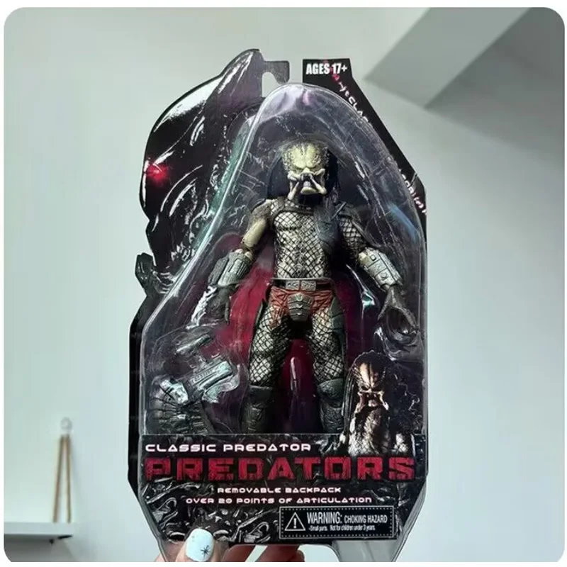 NECA 7 インチプレデタークラシックプレデター PVC アクション