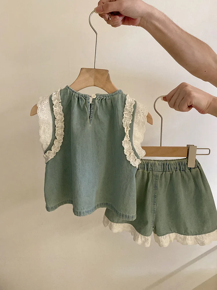 Рисунок 5 - Мягкий джинсовый костюм для девочек