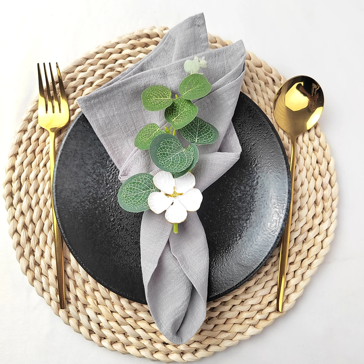 Set Di 6 Portatovaglioli Floreali Con Fibbie, Colore Bianco, In Metallo, Per Matrimoni E Cene Eleganti