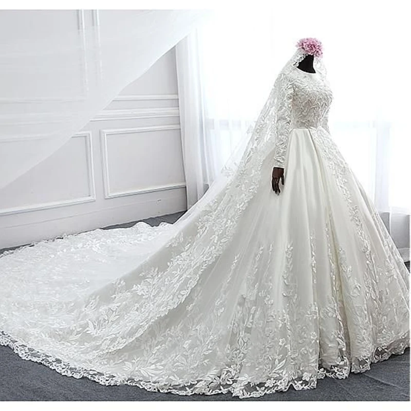 

Beautiful Scoop Lace Appliques Luxury Wedding Dresses Sweep Train Vestidos De Noiva Long Sleeves Country Bridal Gowns