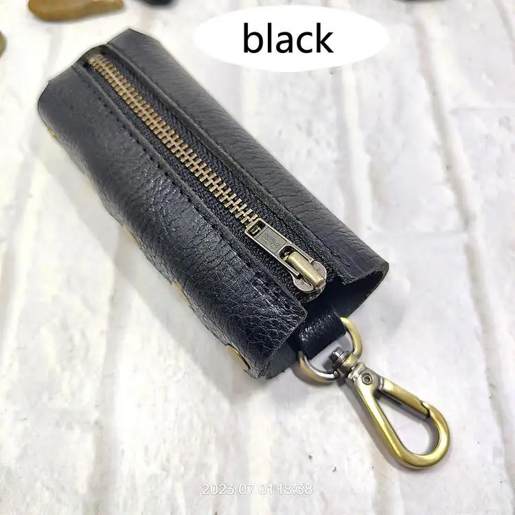 Vintage Coach Squeeze Keycase Small Black Leather Keychain 