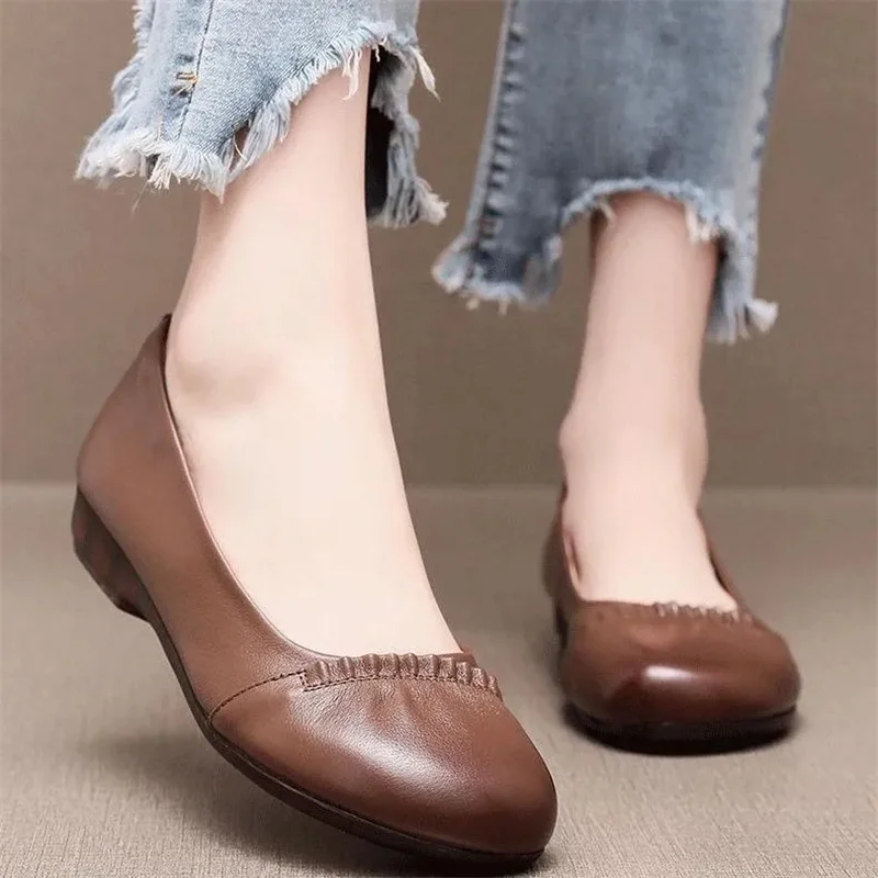 

Cresfimix Zapatos De Mujer Women Classic Round Toe Black Leather Slip on Flat Shoes for Spring & Summer Lady Casual Flats A1441