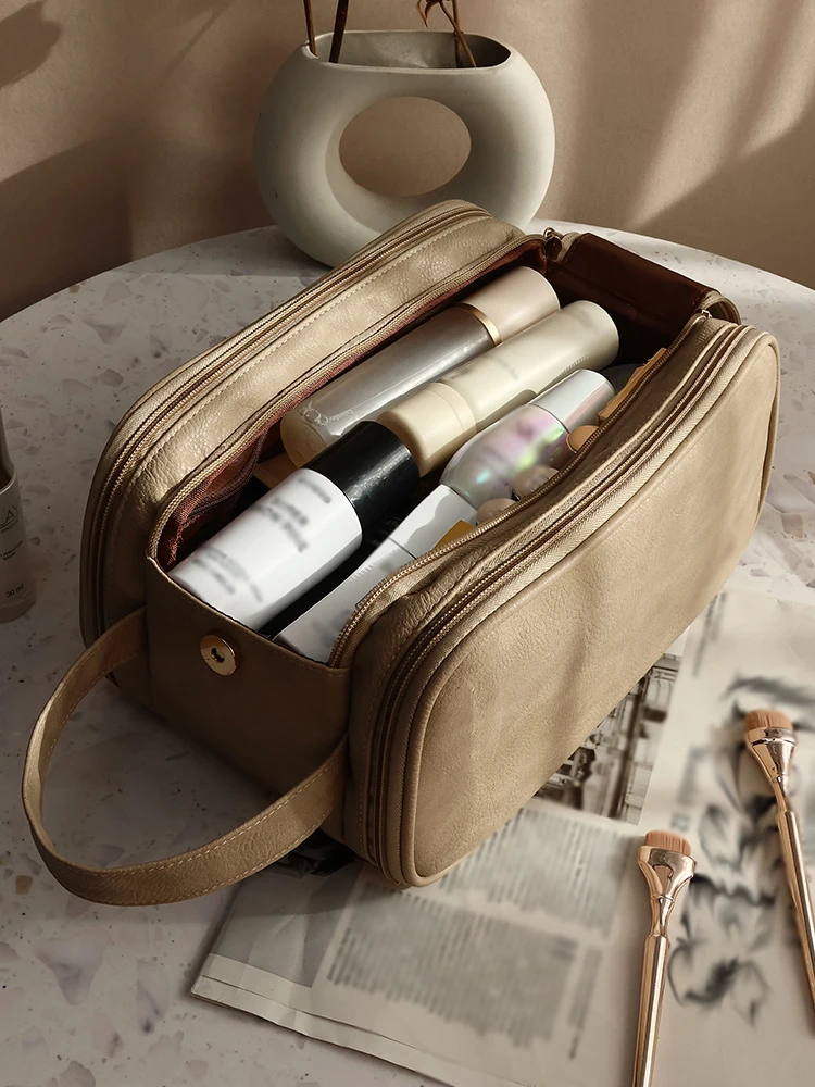 Men's Premium Waterproof Toiletry Organizer in PU Leather