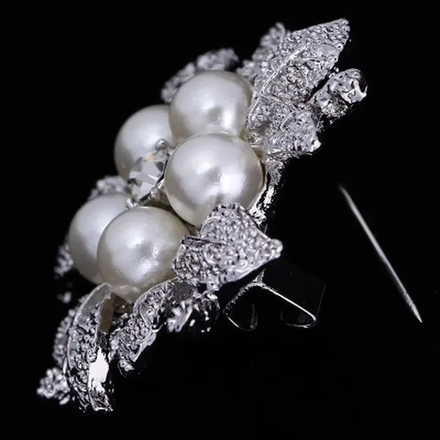 New Bridal Wedding Accessories Simulated Pearl Rhinestones Flower Brooches Women Elegant Fashion Brooch Pins New Jewelry Brooche 4