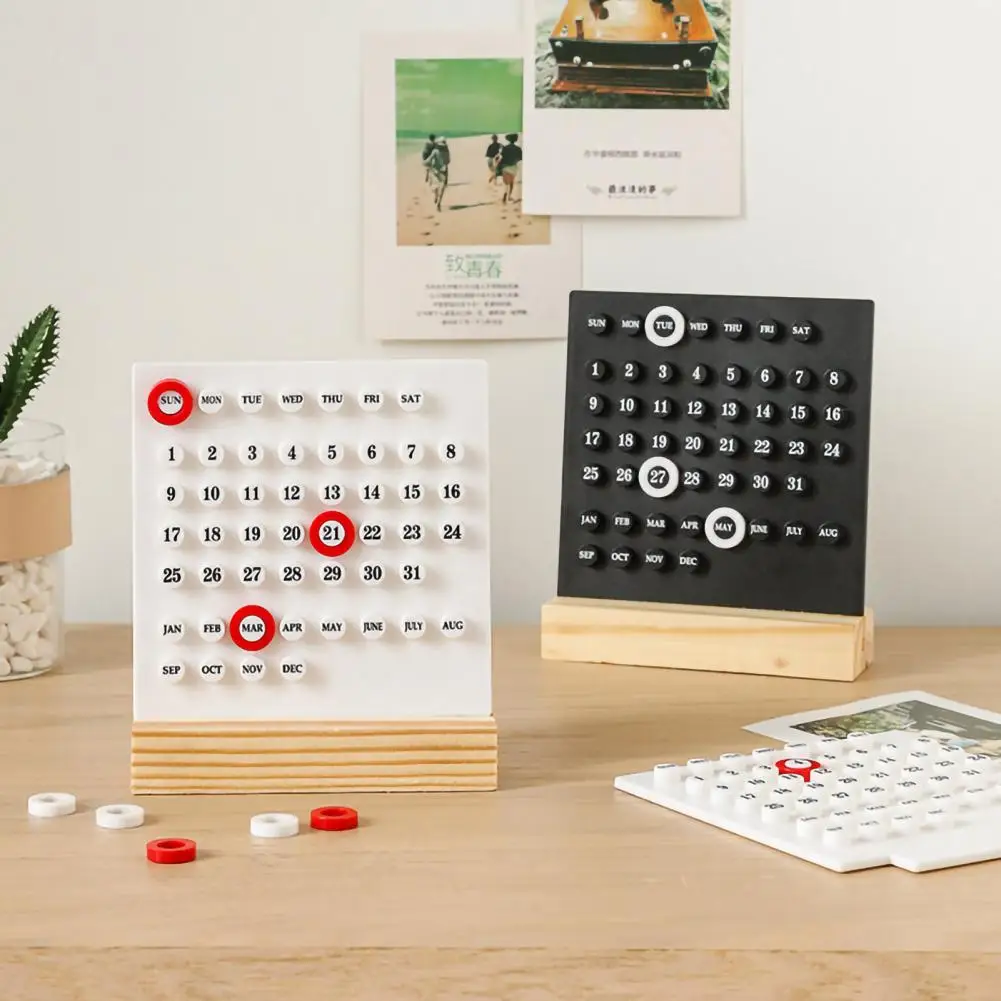 

15*13.5cm Wooden Calendar Ornament With Circle Year Of 2024 Annual Desk Calendar Personalized Office Desktop Decoration Props