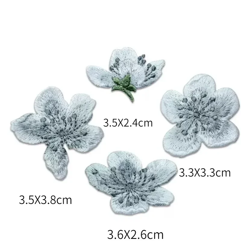 1 Set of Small Peach Blossom Embroidery Sewing Patch DIY Clothes Bag Hat Badge Sewing Decorative Accessories