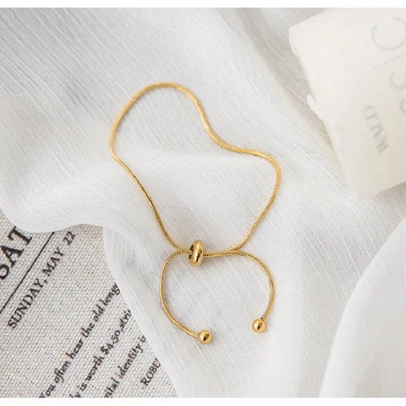

Simple retro pull adjustable anklet