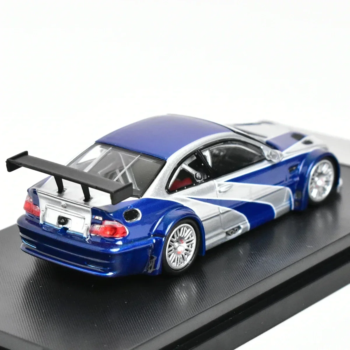 1:64 BMW E46 M3 GTR die-cast alloy simulation static model, boys collection decorative toy, for children's holiday gifts. 3