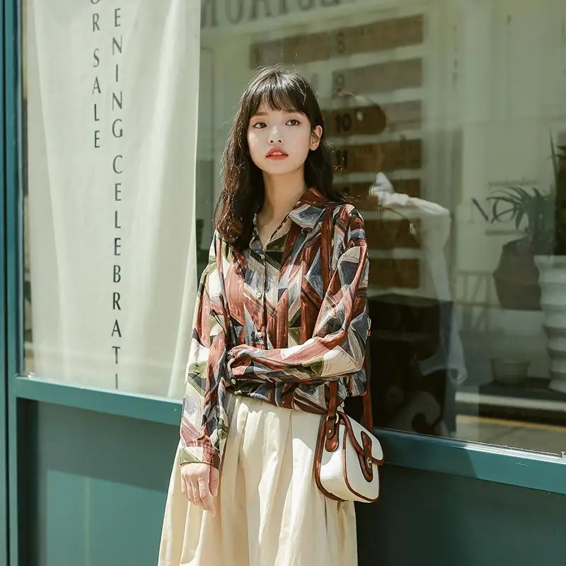 Fashion Lapel Button Printed Color Geometric Shirts Women's Clothing 2024 Spring Summer New Loose All-match Tops Casual Blouses