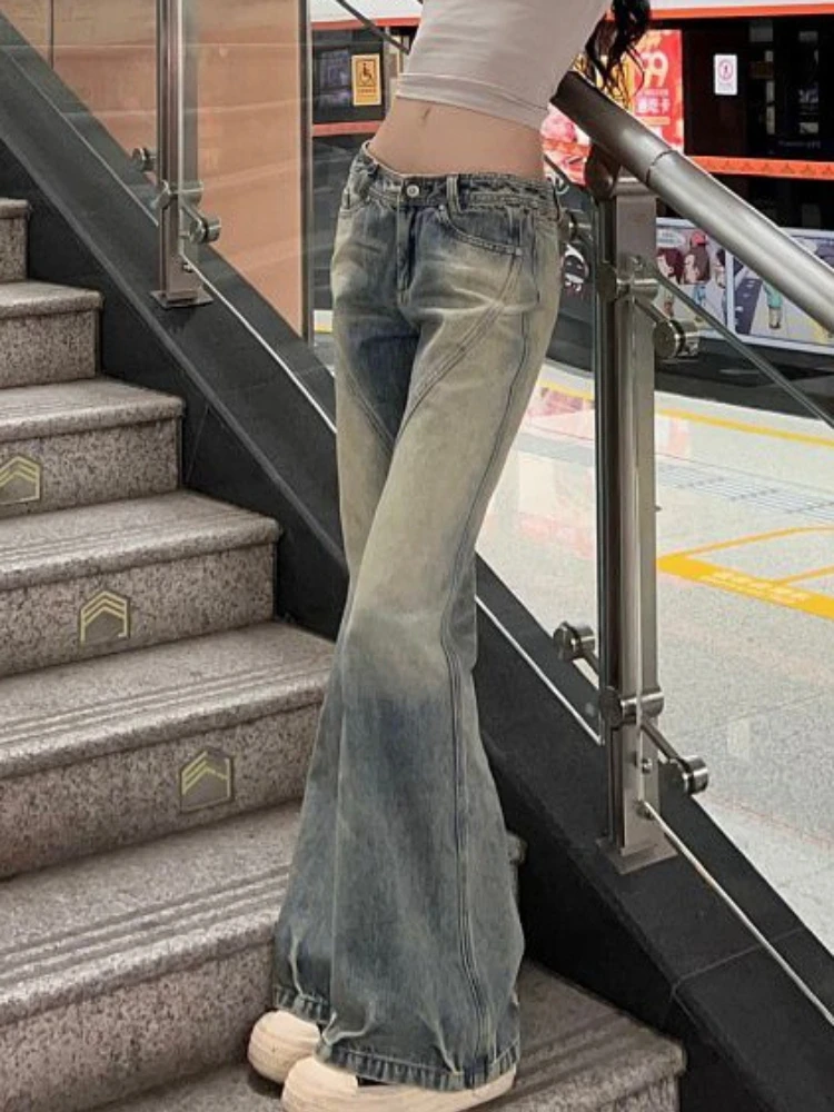 Рисунок 3 - Винтажные расклешенные брюки QWEEK