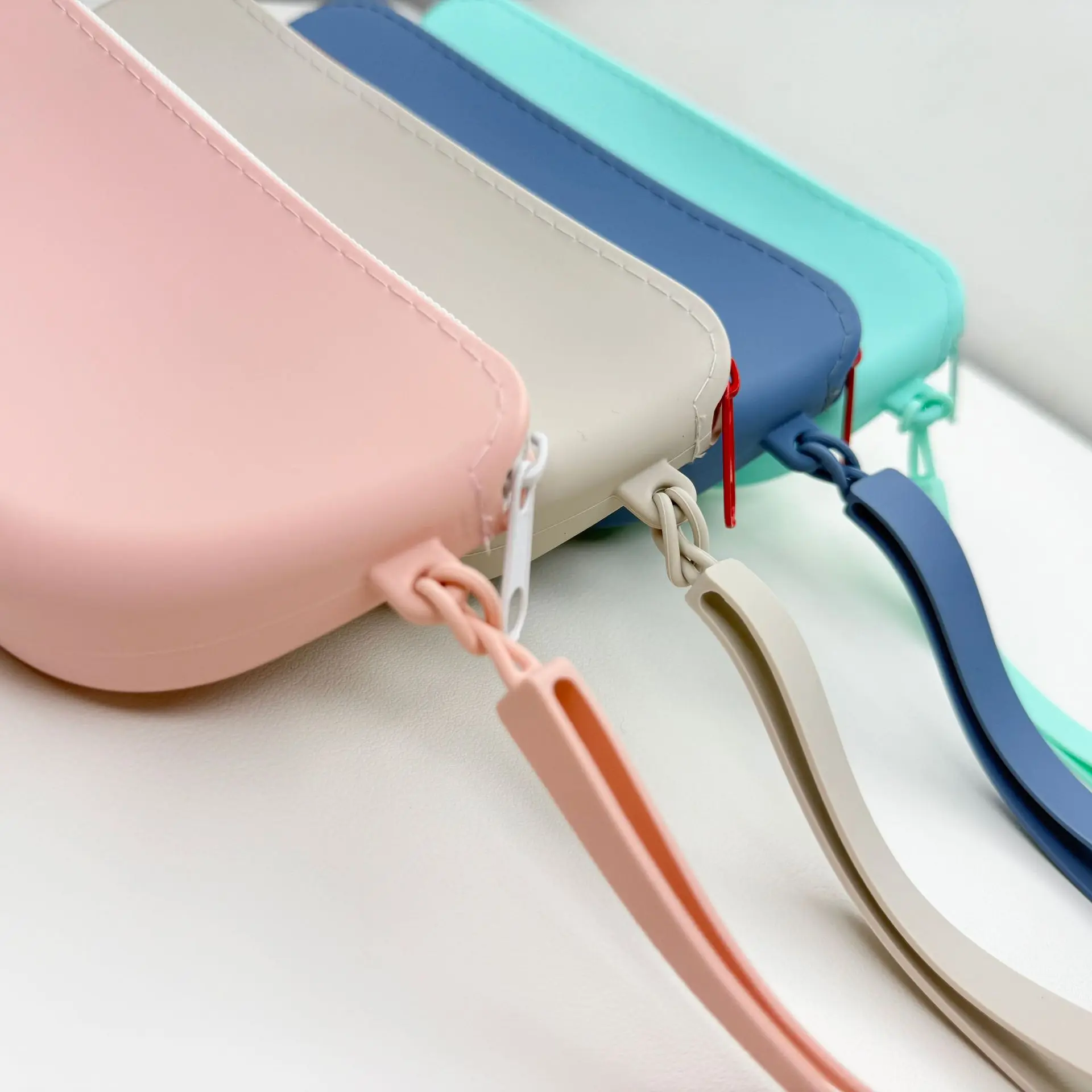 Soft Silicone Glasses Case Zipper Compact Travel Eyewear Pouch for Sunglases Glasses Cosmetics Lightweight Dustproof Storage Bag