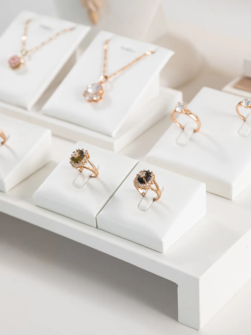 1 pezzo Supporto in legno nero per collane, esposizione di gioielli, esposore per pendenti, scaffale da bancone, accessori decorativi, regali per donne | SHEIN ALIA