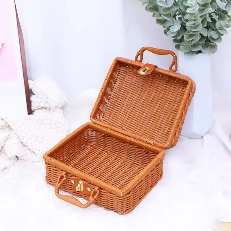 

PP Picnic Organization Wicker Woven Suitcase With Storage Rattan Gift Box Retro Hand Basket Cosmetic Box Baskets Storage Storage