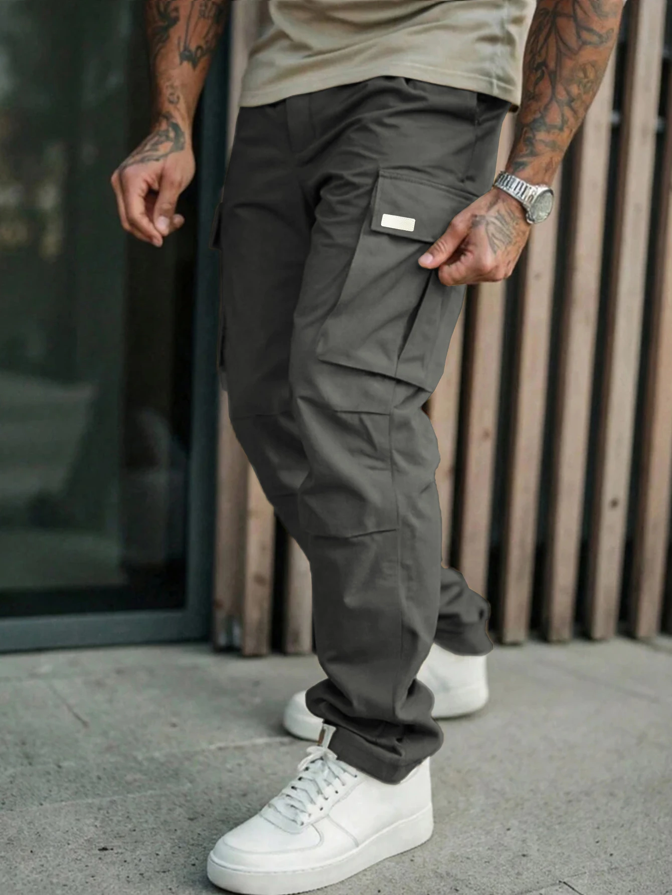 Einfarbige Cargohose für Herren mit Pattentasche, Kordelzug am Bund, normale Passform, lässige Hose mit geradem Bein für den Alltag – Detail 18