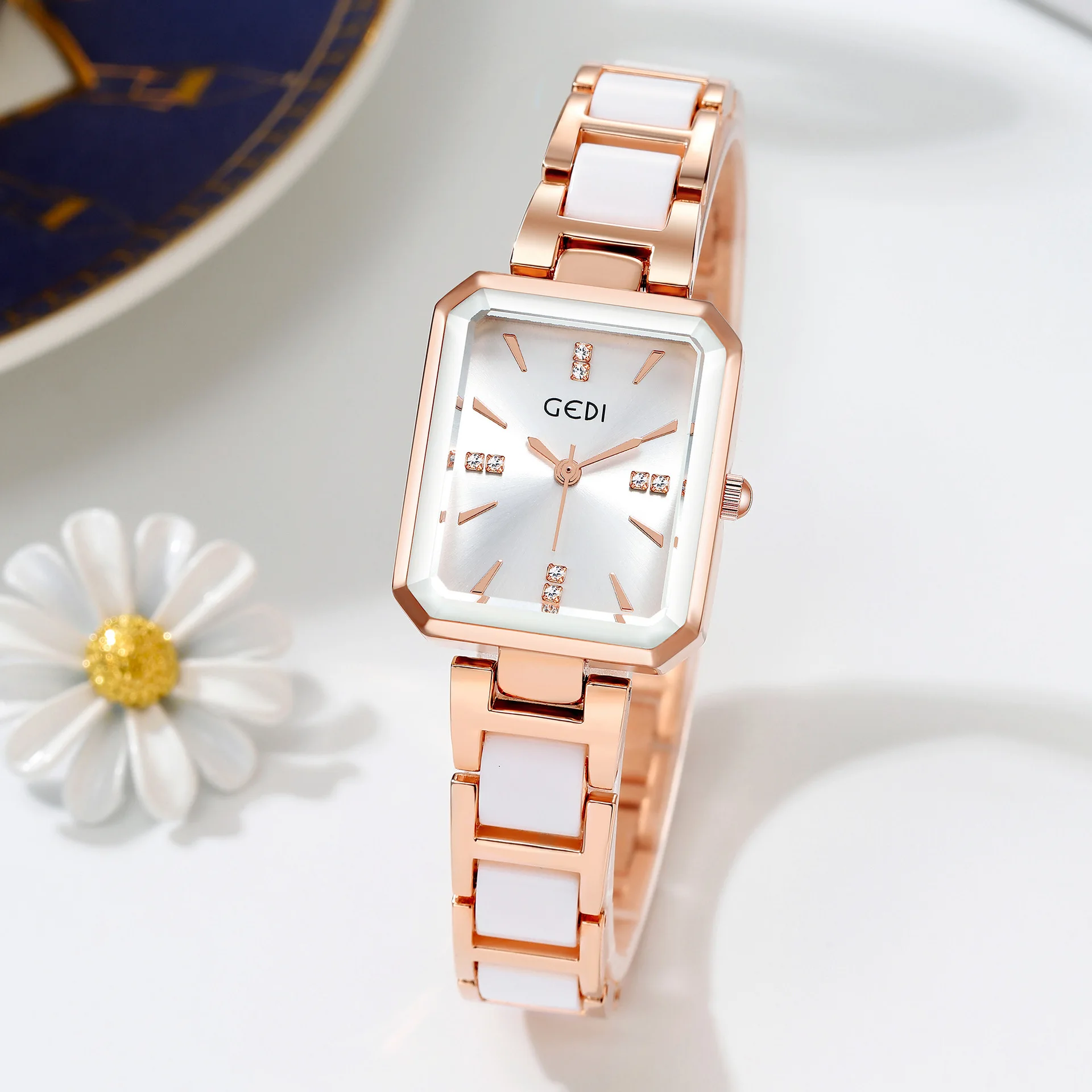 

Fashionable quartz bracelets Large dial multifunctional new in women vintage watch gift luxury free shipping