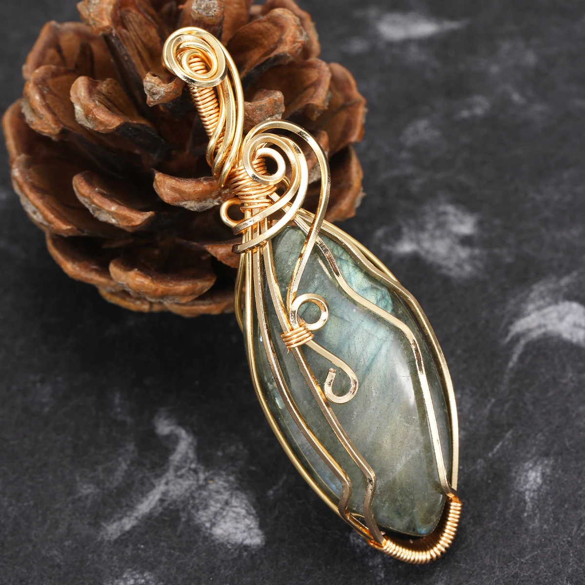 Handmade Natural Labradorite Gemstone Pendant Copper Wire Wrapped Jewelry Necklace for Women Gift
