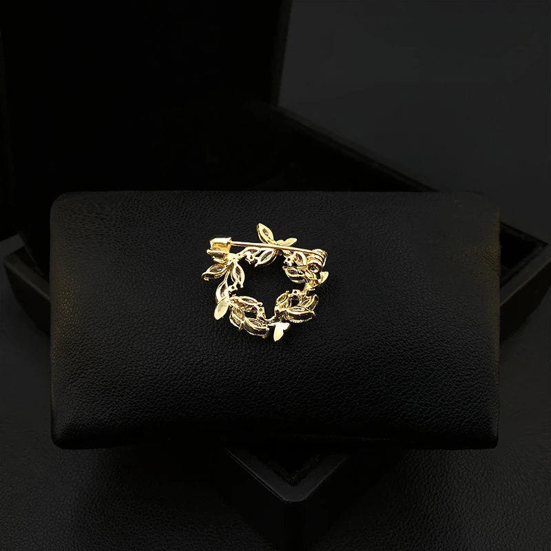 Colorful Garland Flower Brooch Women Suit Neckline Collar Pin High-End Corsage Anti-Exposure Buckle Small Ornament Jewelry 5569