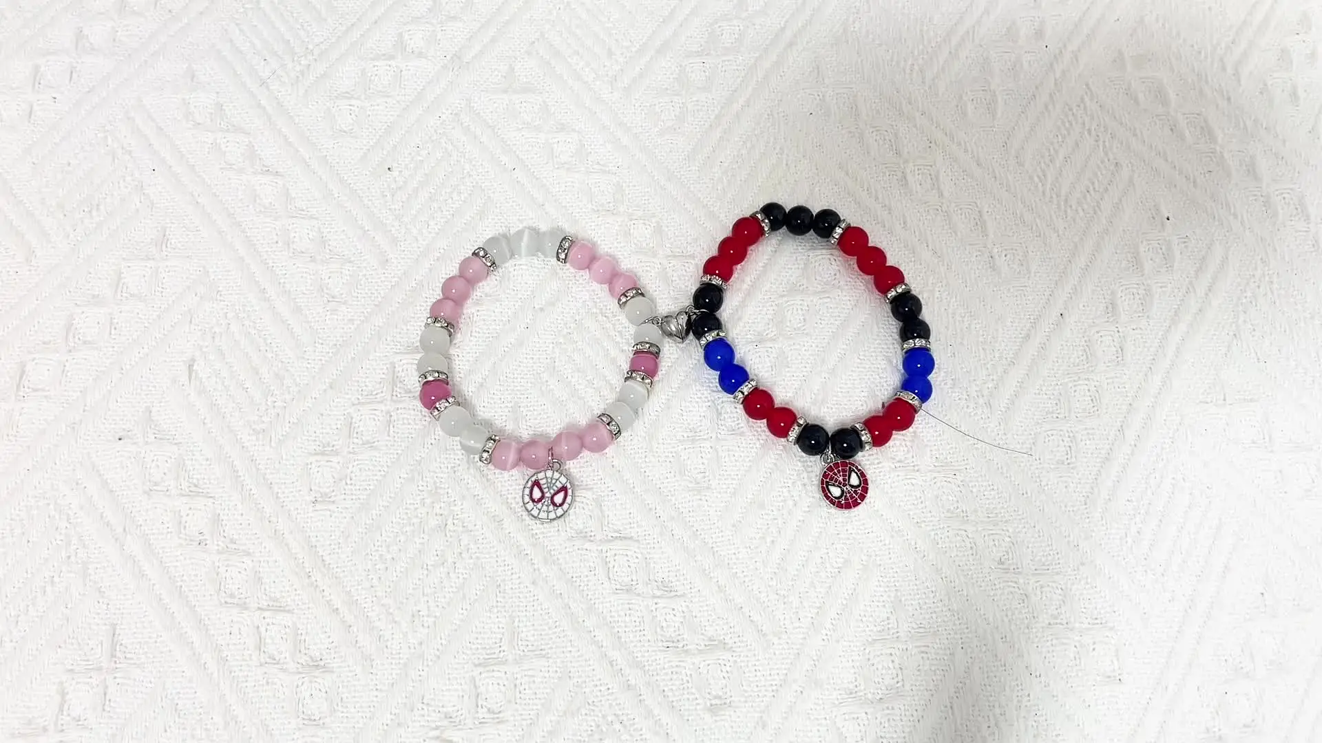 Bracciale Spider-Man, Gioielli Spider-Man, Bracciale Marvel Spider-Man, Bracciale con ciondoli Spider-Man, Bracciale Peter Parker, Supereroe Spiderman - Italia