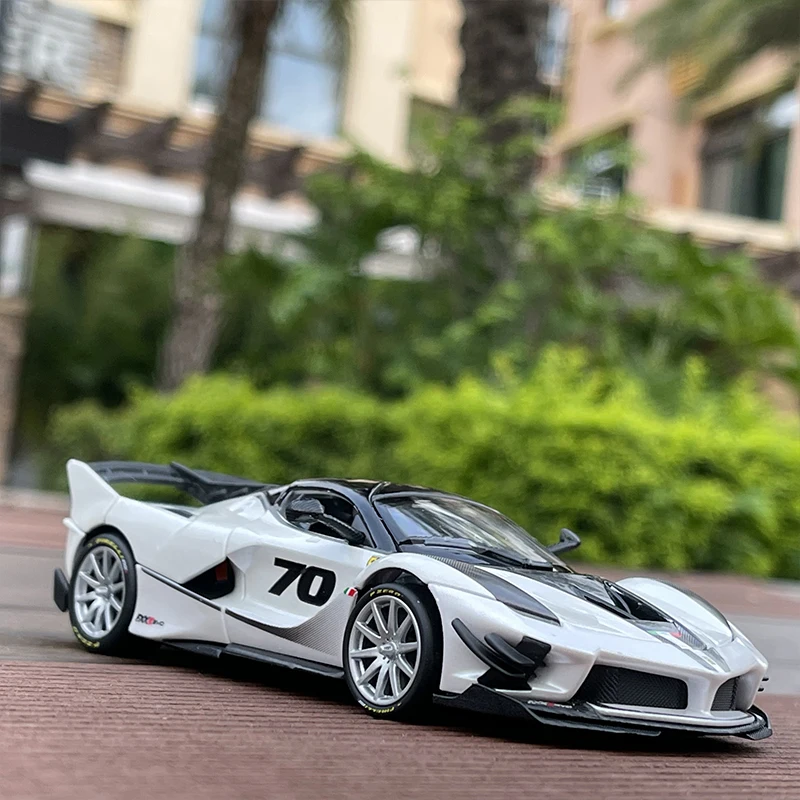 Bburago 1:32 Ferrari FXXK EVO Supercar Alloy Car Toy Car Metal Collection Model Car Sound and light Toys For Children 3