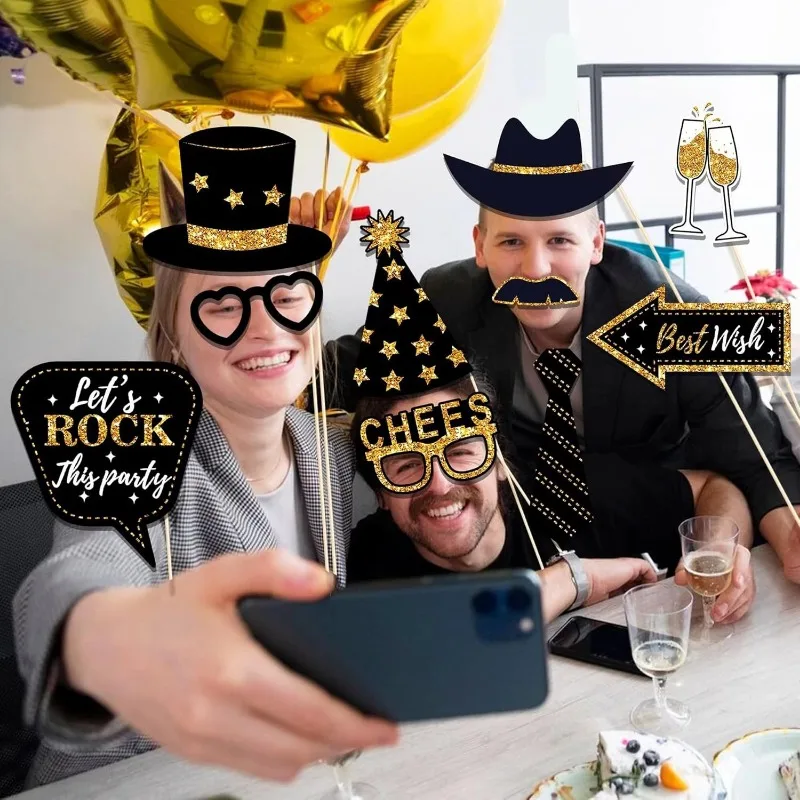 2025 Happy New Year Black Gold Black Silver Paper Handheld Party Photography Supplies Decorations Photobooth Selfie Prop 36PCS