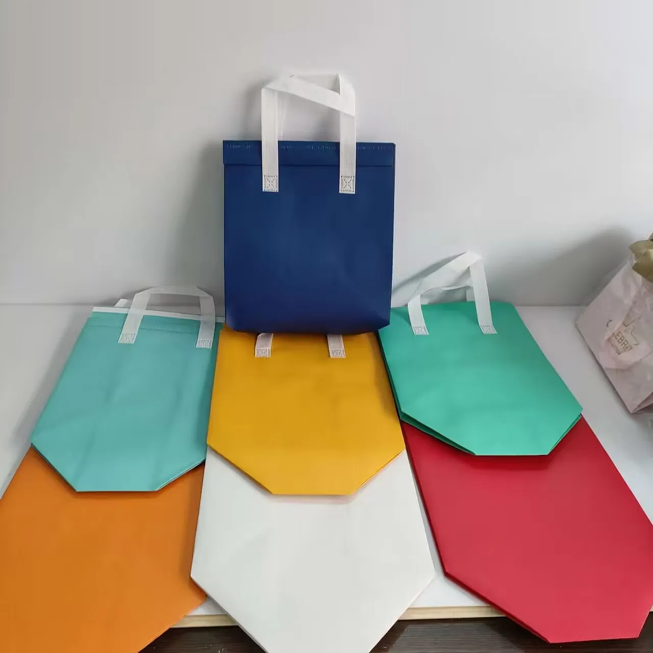 Wholesale 500pcs Custom Logo Reusable Non-Woven Thermal Cooler Bags – Insulated Picnic ... - SKU RNTB1655 - UGI Packaging