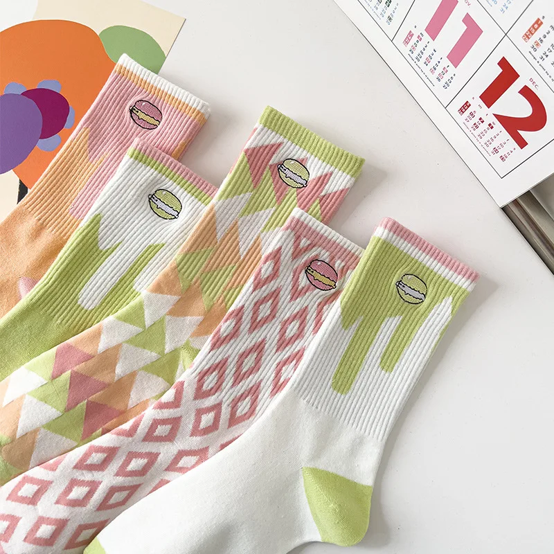 

Trendy macaron embroidered cotton socks biscuits casual cotton socks men and women couples high tube sports tide socks