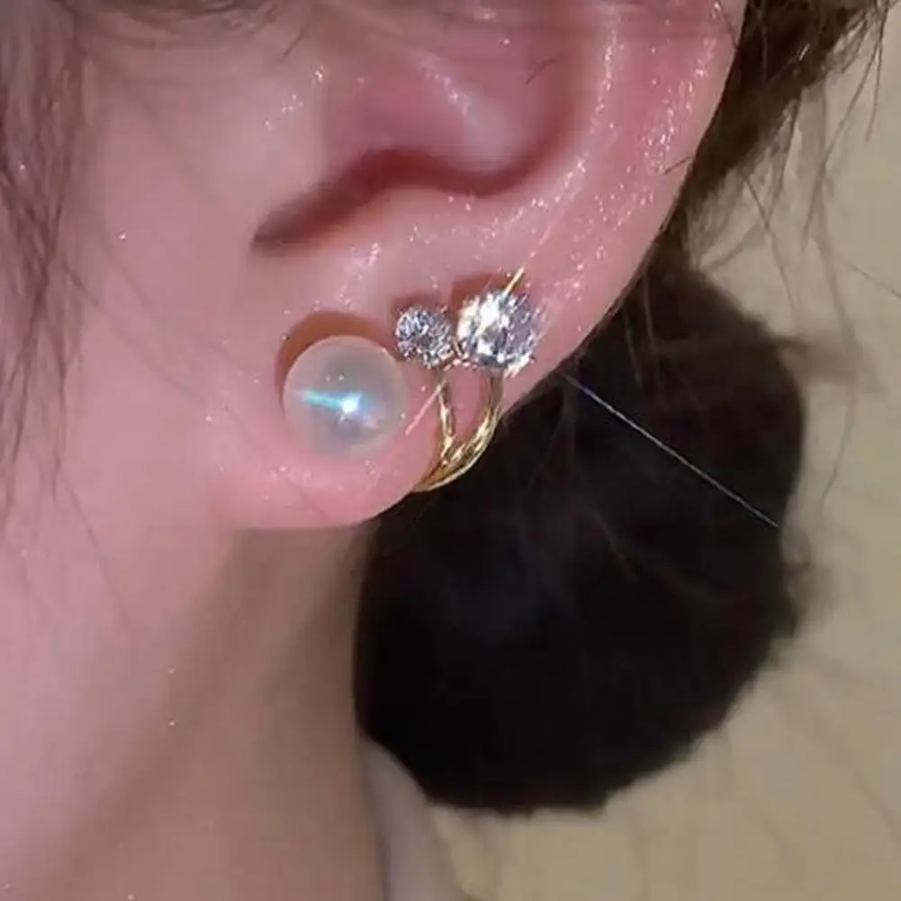 

1 Pair Women's Earrings Artificial Pearl Rhinestone French Retro Hollow Stainless Steel Earrings Jewelry Commuter Earrings