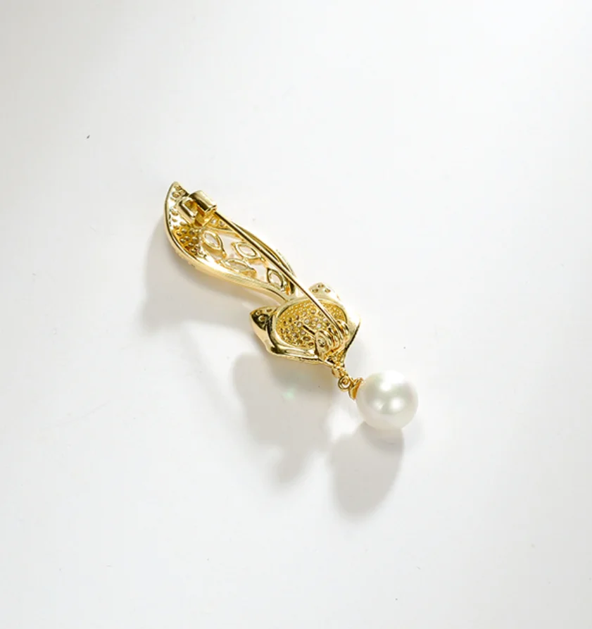 2023 new trend Fox with pearl suit zircon Lapel pins brooch accessories fashion jewelry for women