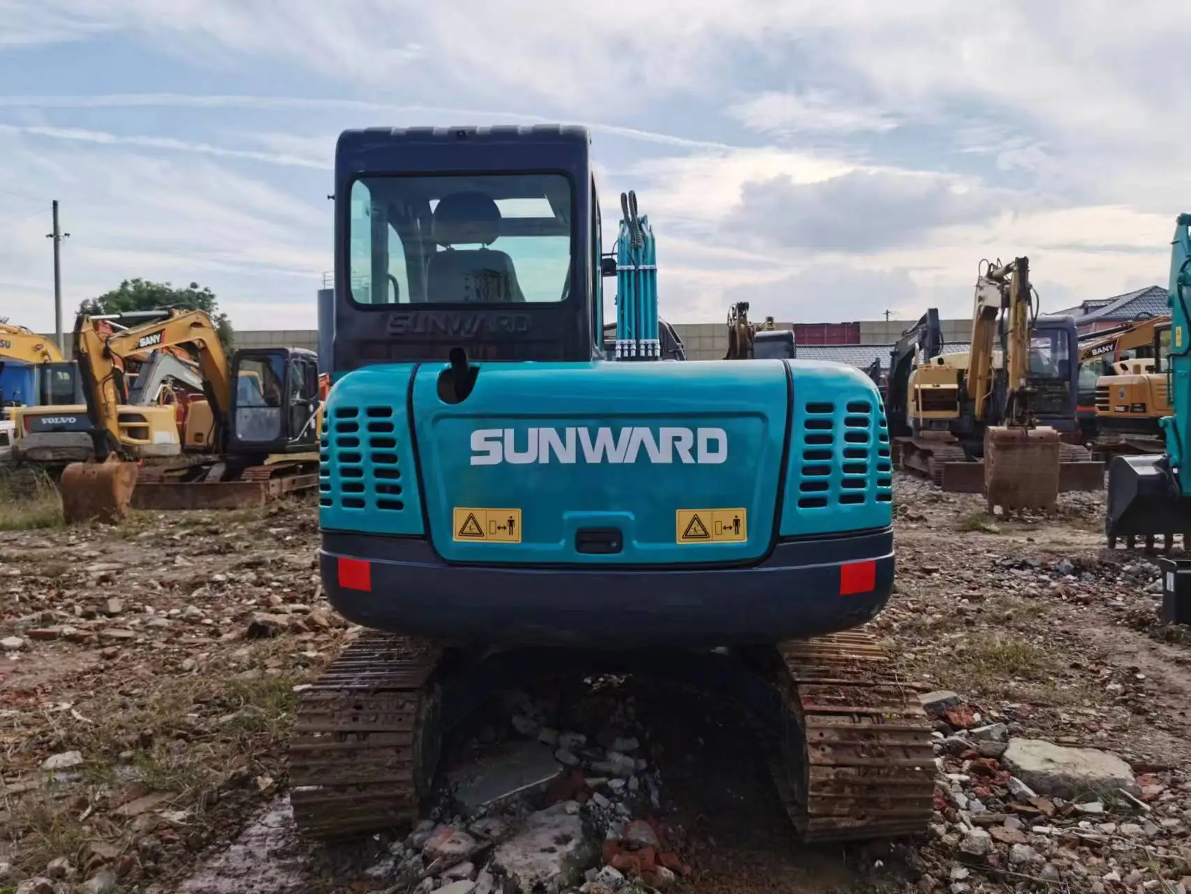 Рисунок 5 - Продажа брендовых экскаваторов Sunward Swe70e