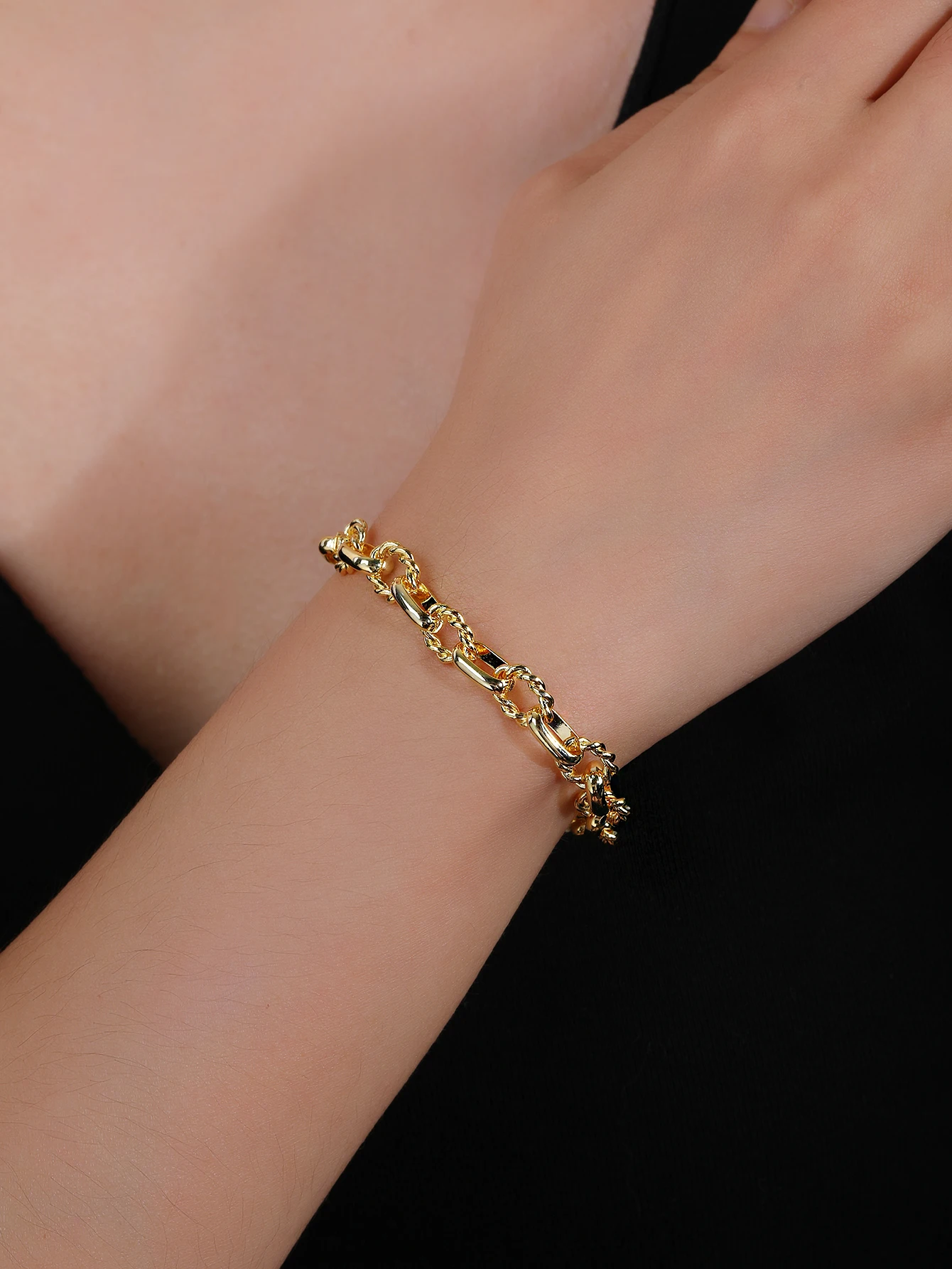

Copper Plated 18K Fried Dough Twists Chain Simple Fashion Bracelet
