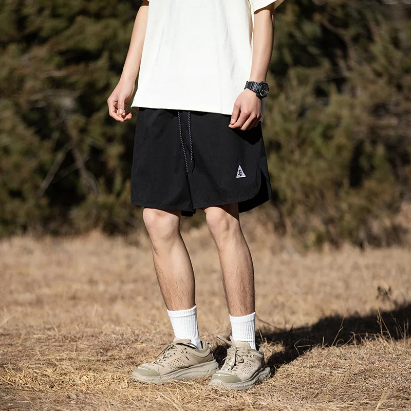 Рисунок 2 - Уличные свободные шорты с вышивкой