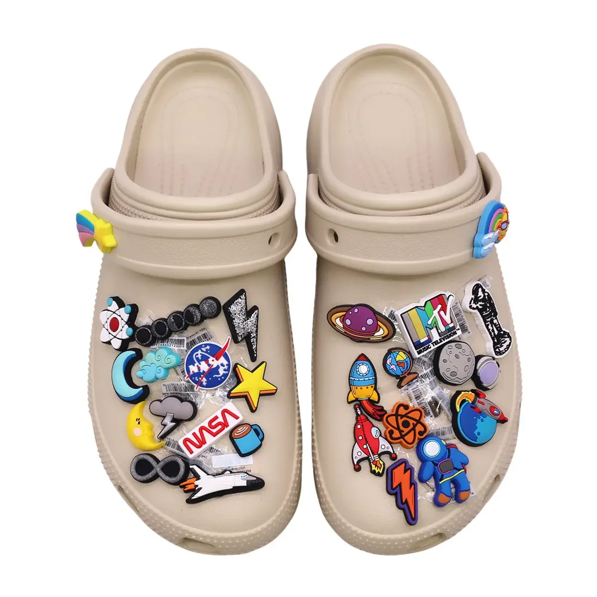 Original MTV Spaceman PVC Shoe Charms Decorations Designer Upper Buckle Accessories Planet Spacecraft Shapes Clog Pin Clips 1pcs