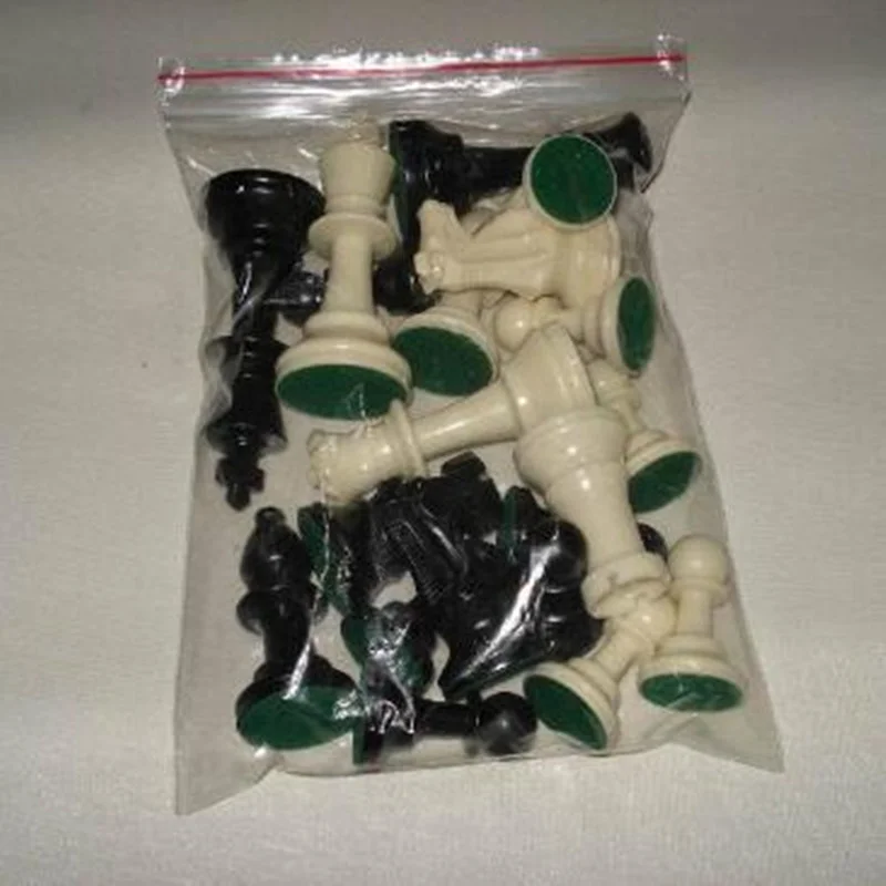 Foreign High-quality Chess King Plastic Medium High 64 mm 77mm