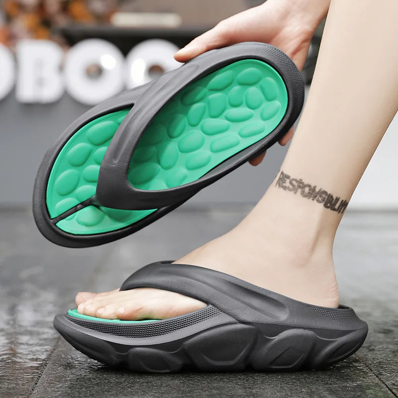 Nieuwe Dikke Platform Heren Teenslippers Masseren Stijlvolle Zomerschoenen Mannelijke Slippers Zachte Antislip Mode Outdoor Jeugd Sport Slippers