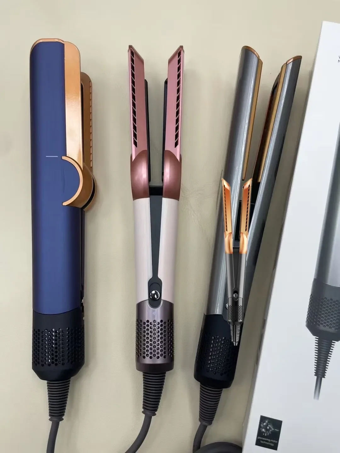 Description Picture 4 of itemProfessional Air Straightener, Air Straight Drying and Hair Styling in One Step, 2 in 1 Accessories for Dysons length long hair