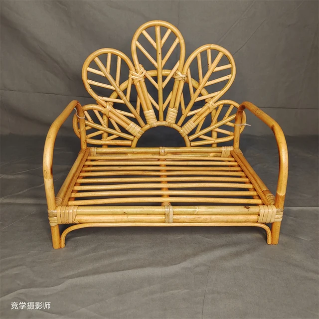 레트로 등나무 바구니 의자: 신생아 사진의 완벽한 소품