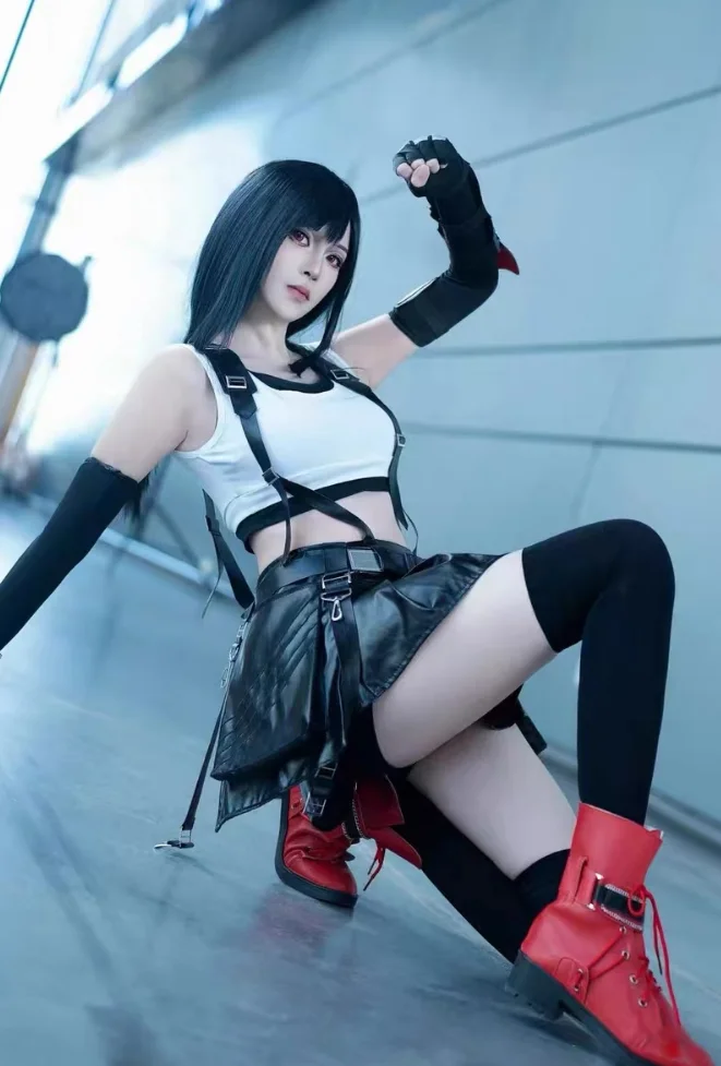 Final Fantasy VII: Tifa Lockhart | White Cosplay Costume Set 27 Final Fantasy VII Tifa Lockhart Cosplay Costume for Women (Unofficial)