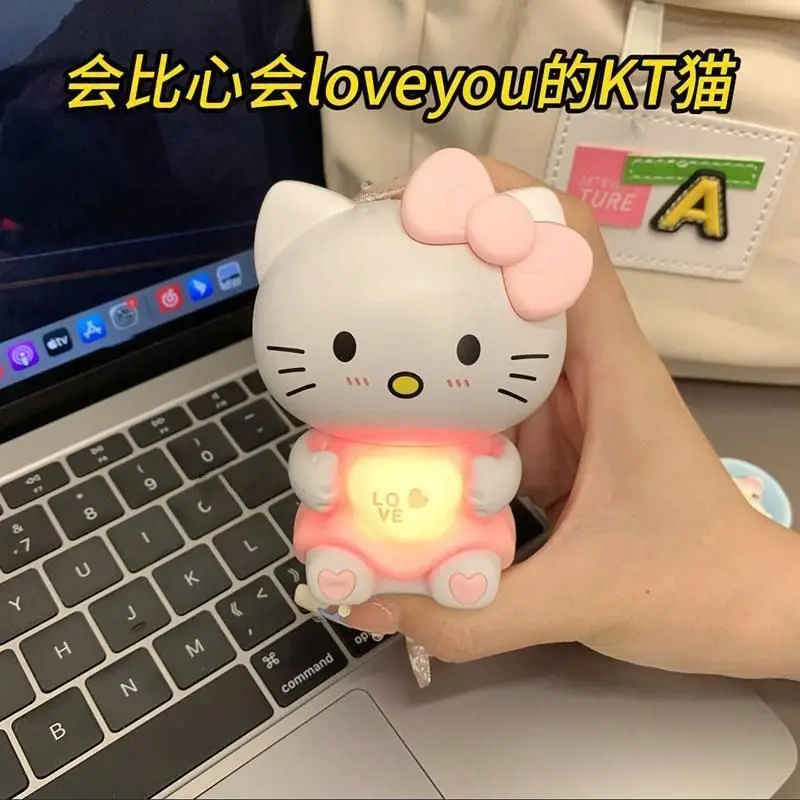 

Кукла-признание пары Sanrio для мальчиков и девочек Iloveyou, светящаяся игрушка, кулон, подарок на день Святого Валентина, мультяшный подарок Hello Kitty